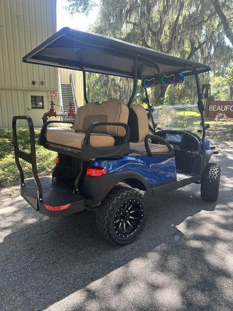 Club Car® 2023 Tempo® 4 seater Lithium ION Lifted - Image 2